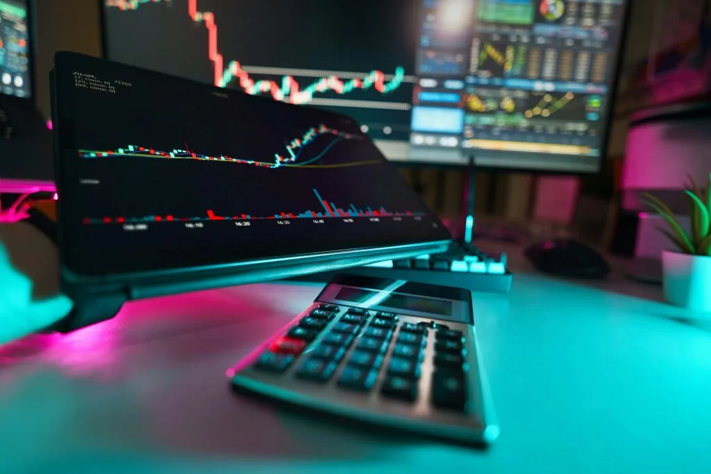Cómo la IA y el aprendizaje automático están transformando el SEO: ¡Prepárate para la búsqueda por voz! Análisis predictivo