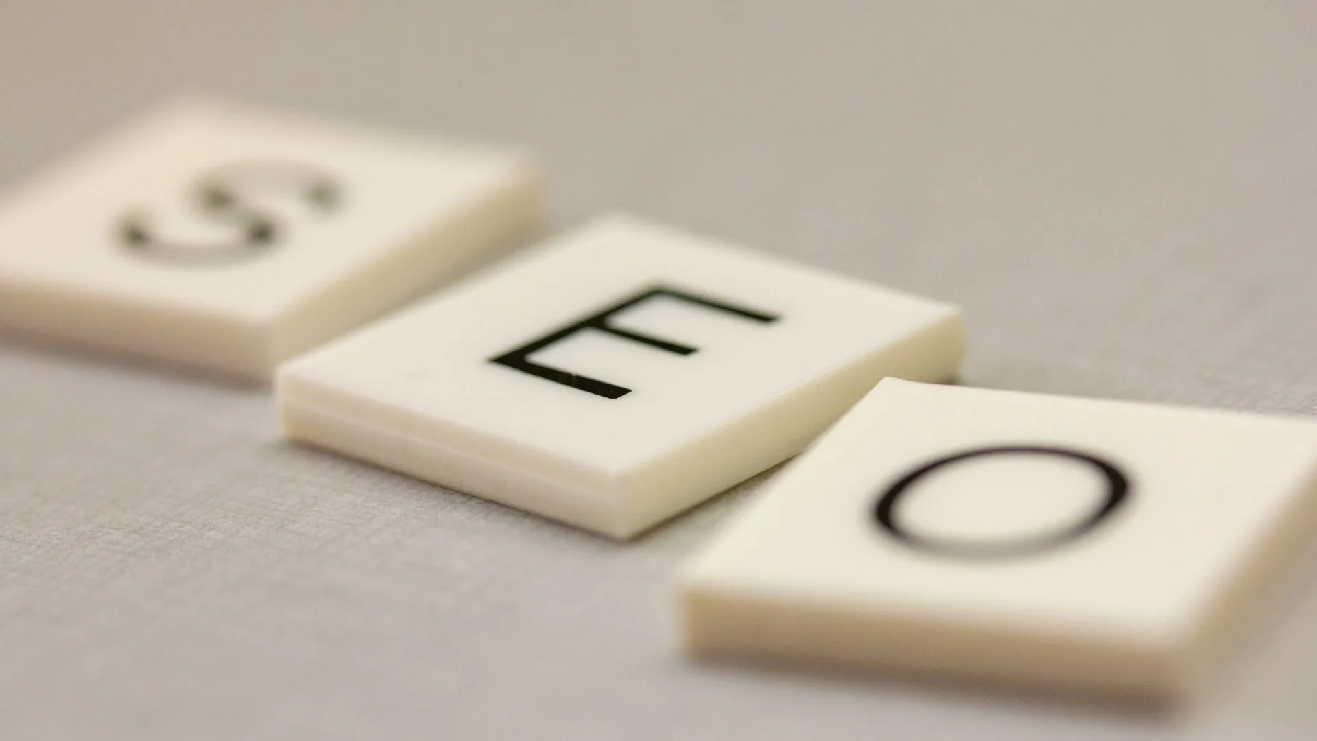 Errores SEO que están saboteando tu posicionamiento web y cómo solucionarlos (Checklist SEO OnPage) Errores SEO que están saboteando tu posicionamiento web (y cómo solucionarlos) - Keycode Agencia Digital